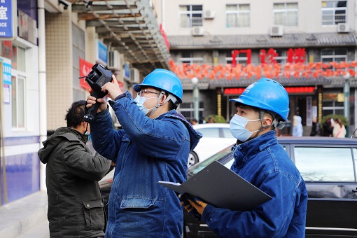 弘扬伟大抗疫精神</p><p>　　展现电网铁军风采