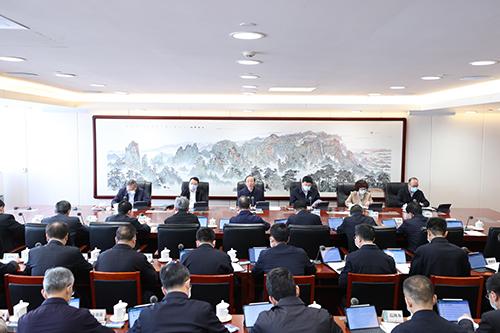 始终保持如履薄冰的高度警觉 压紧压实责任抓细抓实安全工作