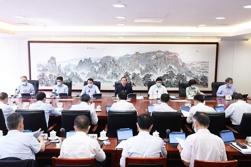 深入贯彻新发展理念主动融入新发展格局谱写新篇</p><p>　　推进八项举措落地见效全力服务稳经济稳增长大局