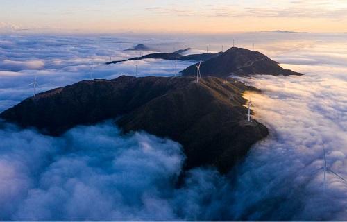 保障电力供应加快重点工程建设</p><p>　　积极助力乡村振兴革命老区振兴