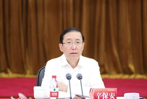 再落实电力保供强安全稳经营</p><p>　　再登高锚定目标勇担当善作为