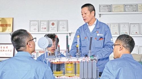 二十大代表风采丨钱建华：扎根高原守护万家灯火