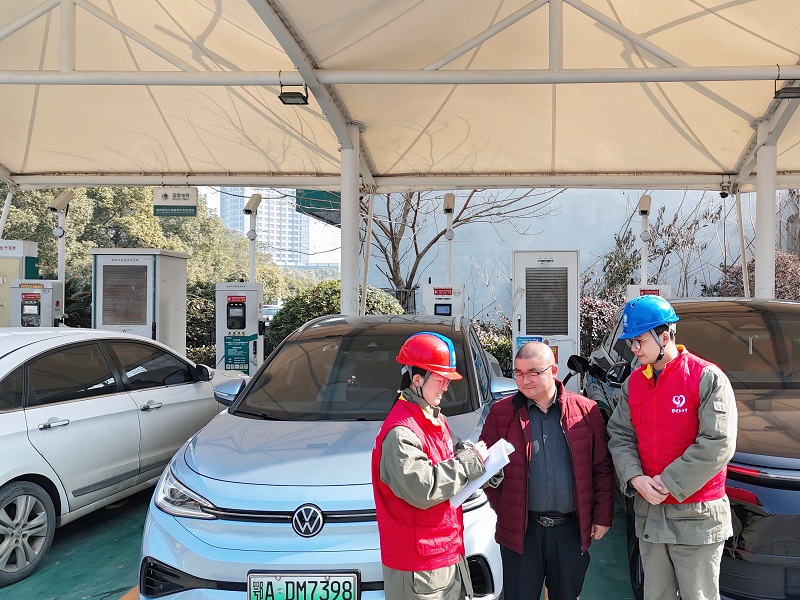 春节我在岗·守护万家灯火｜车网互动 城乡畅行