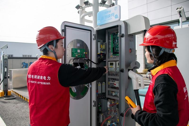 春节我在岗·守护万家灯火｜车网互动 城乡畅行
