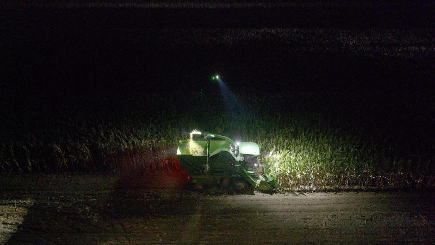 国家电网：无人机照亮秋收“保卫战”