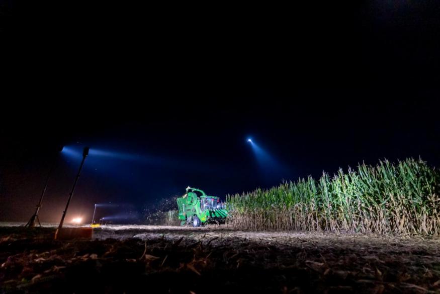 国家电网：无人机照亮秋收“保卫战”