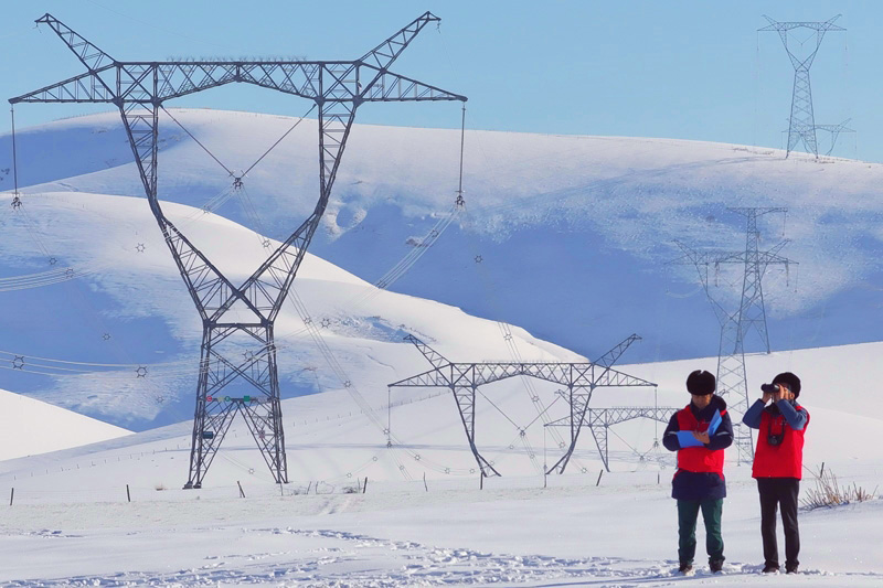 战寒潮抗冰雪保供电
