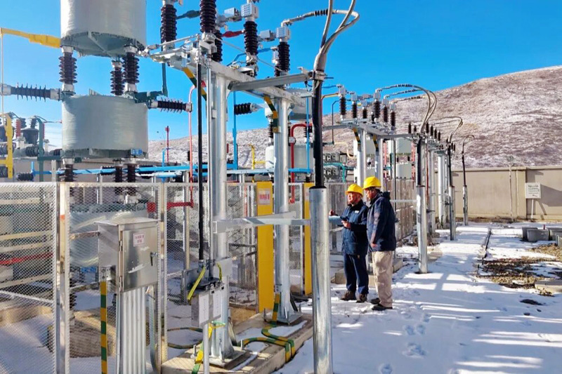 战寒潮抗冰雪保供电